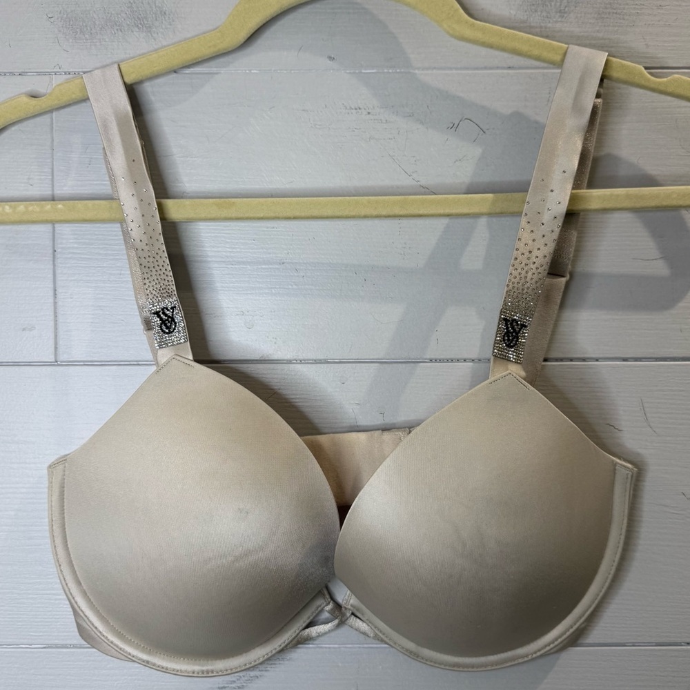 Victoria's Secret NWOT Very Sexy Push Up Elegant Cream Bra Size 32DD